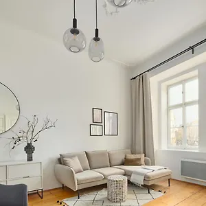  Apartment Days - Old Town Square
