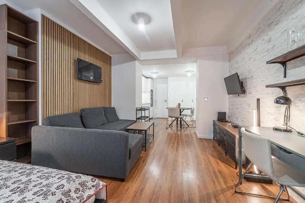 Zizkovzen Apartment By Rentez Prague